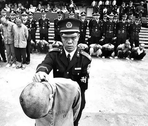 叶兆言专栏:八十年代的严打