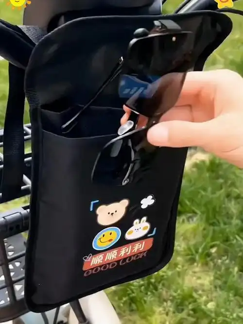 电动车,摩托车,自行车,都能用的小挂包,很能装