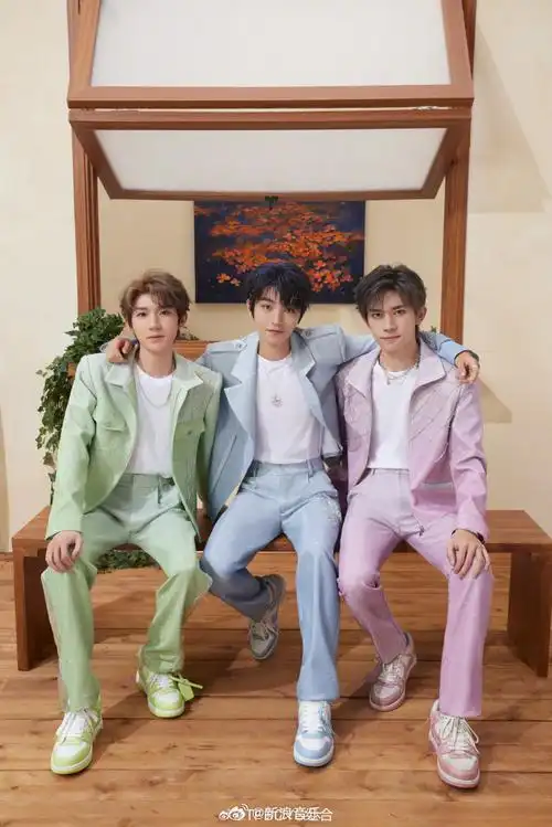 陈浚铭晒tfboys签名照