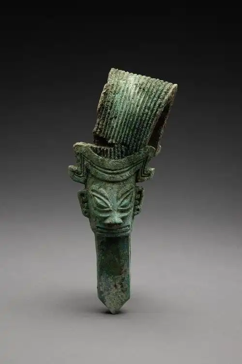 鉴赏三星堆最新文物除了青铜人还有神兽猪鼻龙