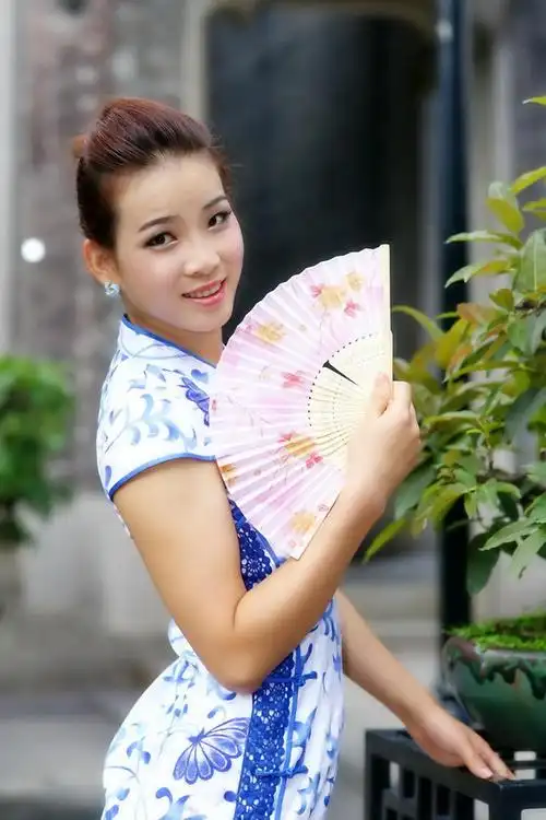 青花瓷旗袍美女 - 箫墨诗剑 - 箫墨诗剑的博客