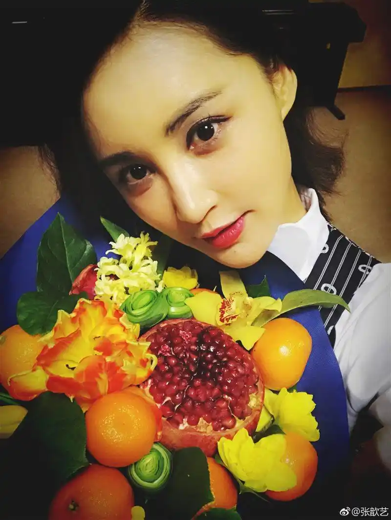 数码后期张歆艺怀孕 淡妆素颜的二姐皮肤都那么好!