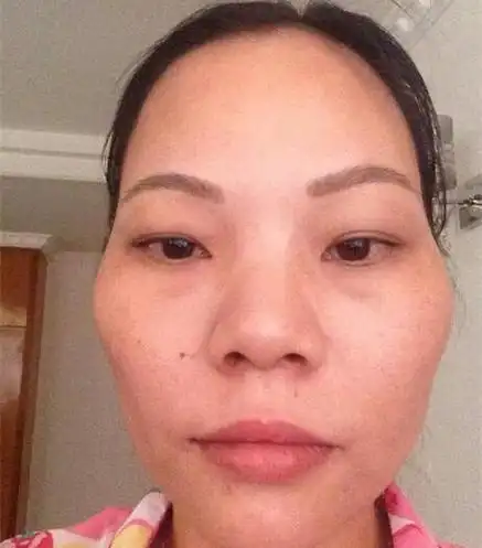 左边脸小右边脸大面相