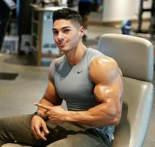 女生有肌肉的粗手臂 一定要手臂粗肌肉多才力气大吗,为什么有些人看