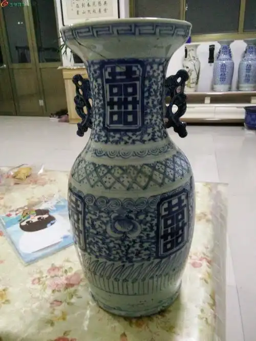 晚清开窗喜字如意耳掸瓶