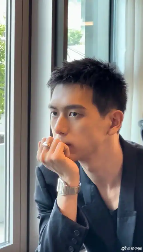 李现清爽寸头##李现又剪短发了