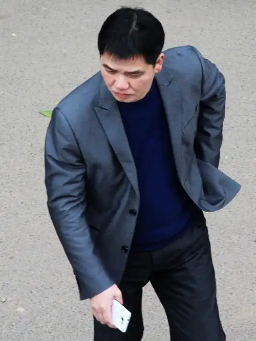 【图】抓拍行路人 - 蜂鸟摄影论坛