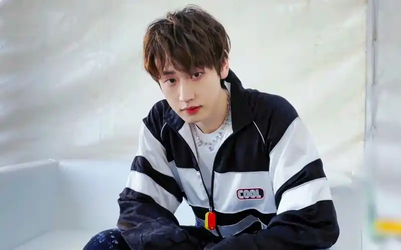 ak刘彰|"我不会怕,风有多么大,脚步往前踏"