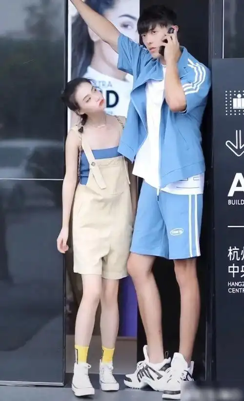 已知女孩身高165搭10cm长袜腿不及他的腰求男友身高