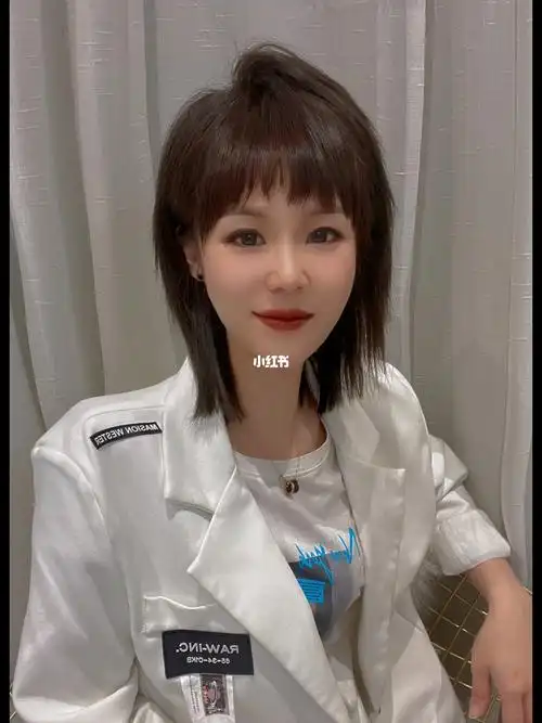 减龄又洋气的锁骨发77摩根烫