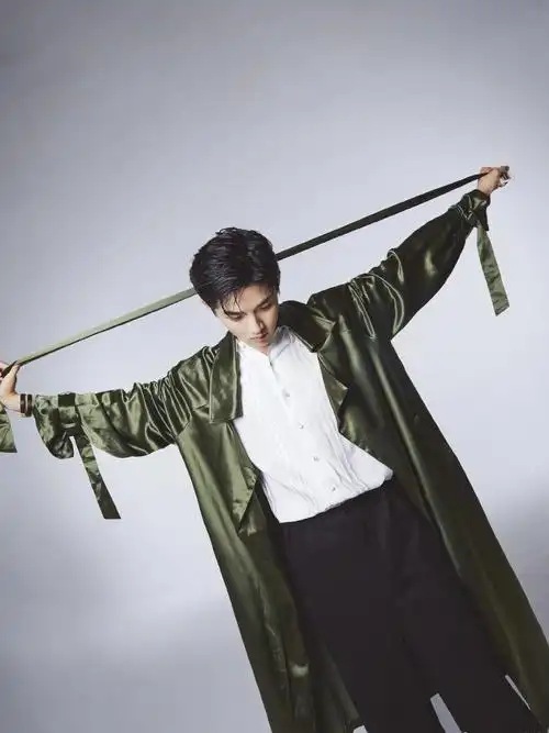 虽然但是周峻纬你好瑟01