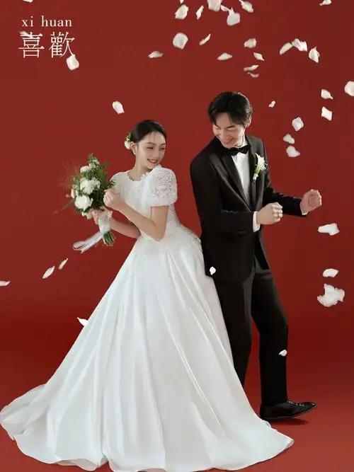 我的红色背景婚纱照绝了60统一全家人审美