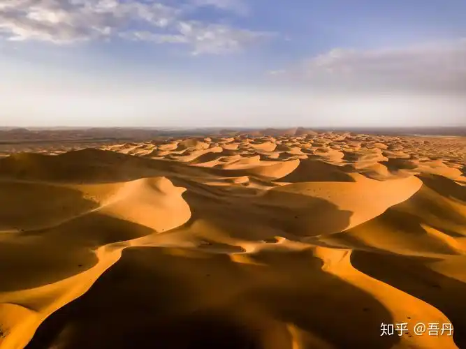 腾格里沙漠五湖连穿徒步