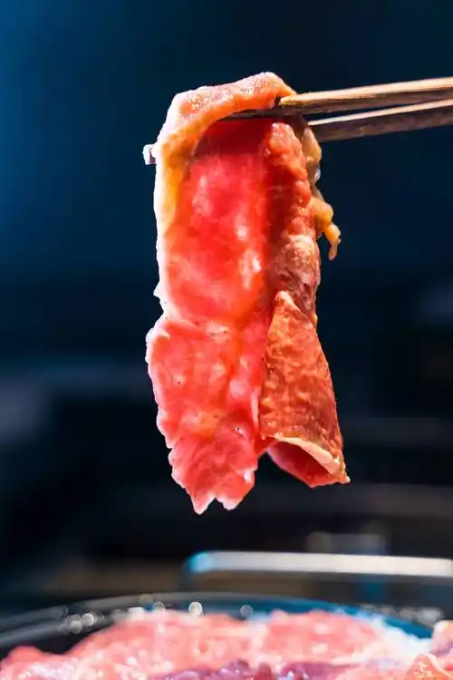 咱家的鲜切牛肉肉质纹理清晰,满眼的嫩