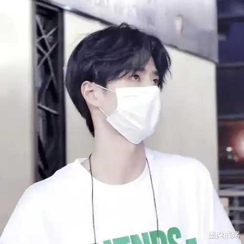 男明星的戴口罩都可以这么帅,这些男明你最喜欢谁呢?