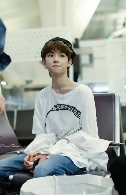 justin黄明昊高清美颜图片你们的小可爱上线了