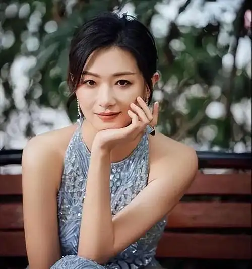 不婚主义万茜这辈子最正确的决定就是35岁高龄为小丈夫生孩子