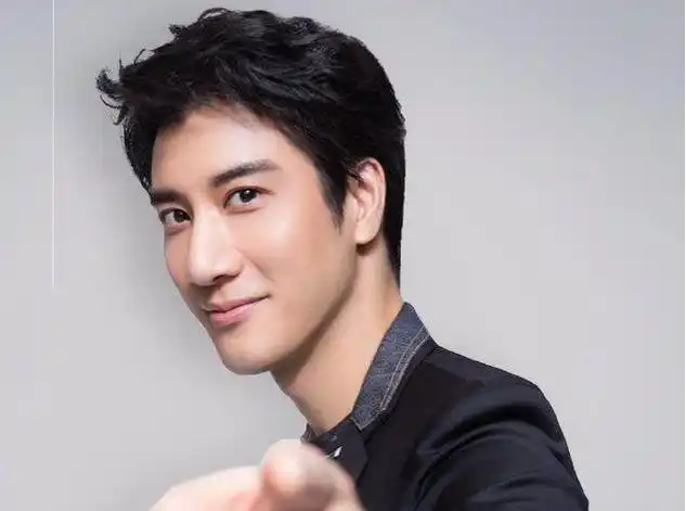 45岁王力宏最新近照剪短发帅回巅峰生图状态超年轻