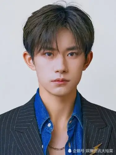 "证件照"检验颜值?千玺霸气,鹿晗阳光,看到赖冠霖:想抱走