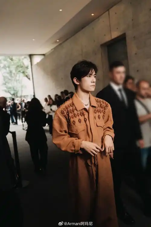 emporio armani##emporio armani全球代言人易烊千玺##armani秀场