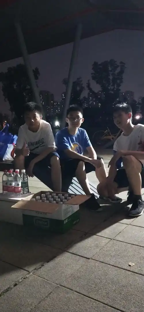 走进社会 自主创业——长郡梅溪湖中学c1708班.