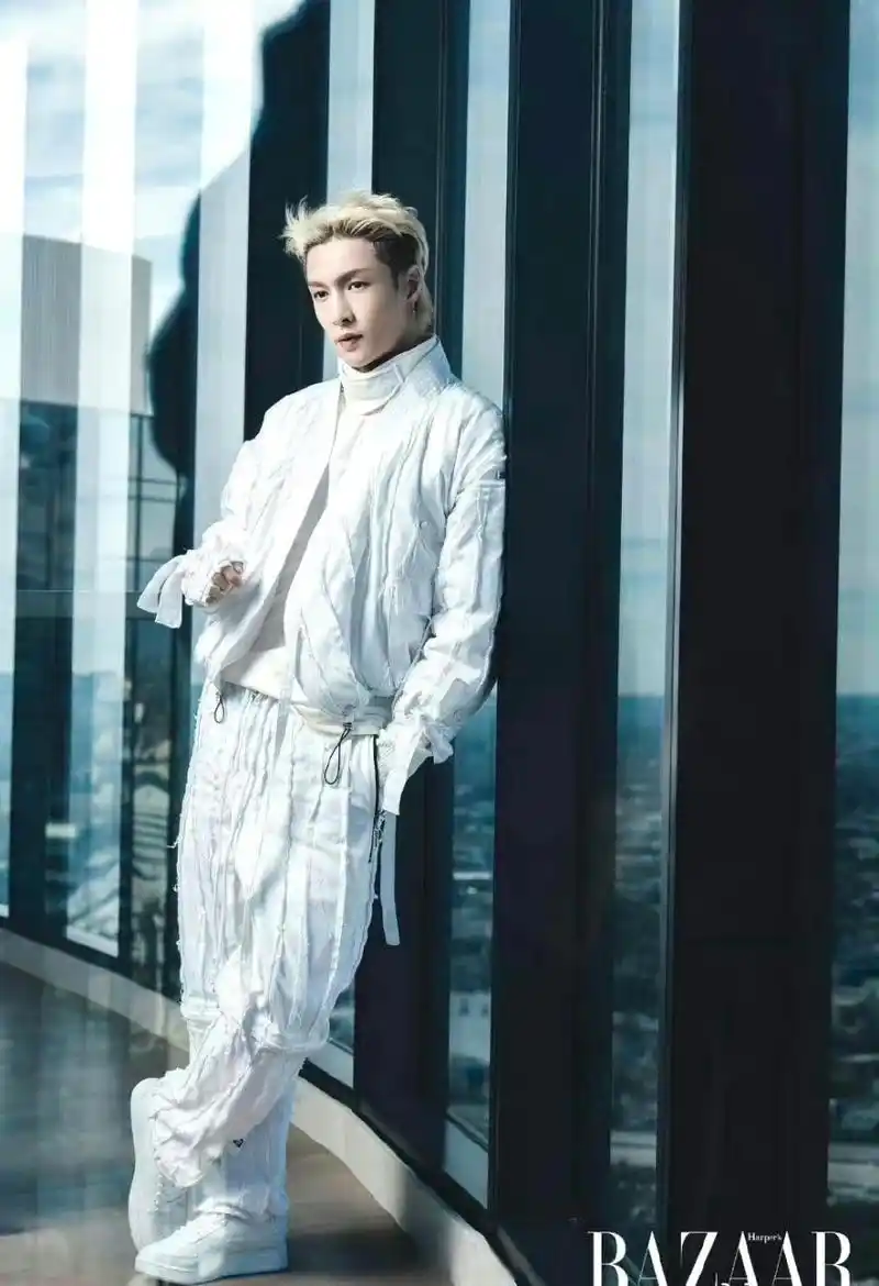 张艺兴越南时尚芭莎四月刊封面96 大家来品鉴一下