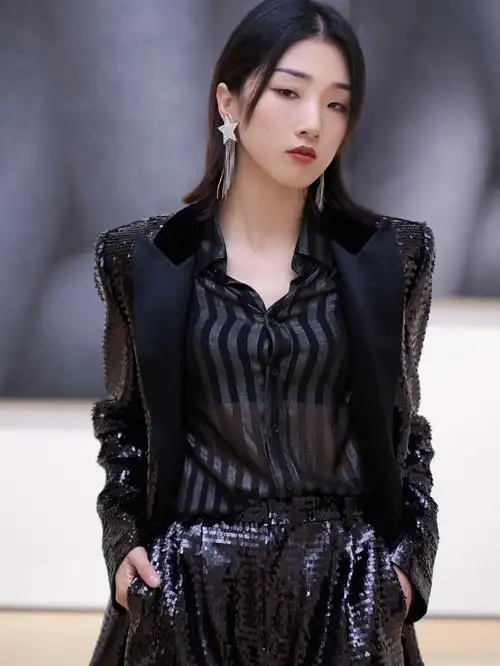 3437 38353633@yamy施展「她」的摇滚表