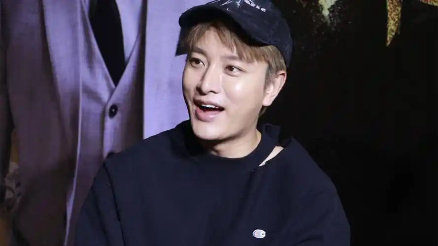 贾乃亮为何无剧可演?资源匮乏,行业竞争激烈成凶残?_发展_李小璐_电影