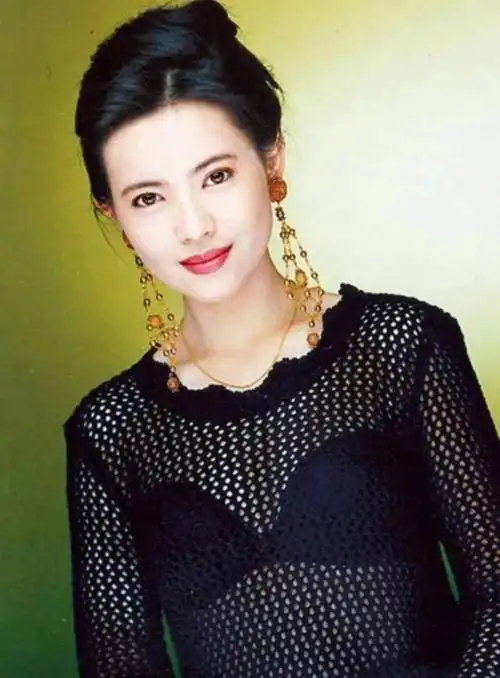 蓝洁瑛色艺双佳,拥有万千影迷,为什么最终却凄凉离世