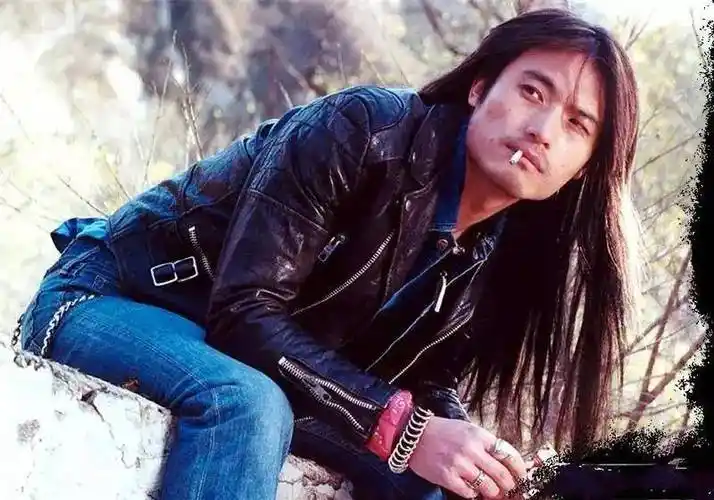 演员耿乐:一家4代3个姓,娶小12岁运动员,如今家庭幸福美满_管虎_爷爷