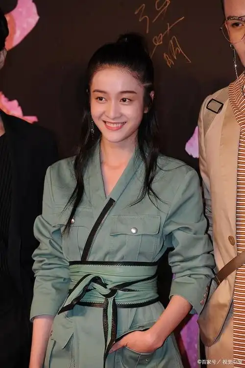 张雪迎恋情曝光后事业受挫,她能否再次翻红?