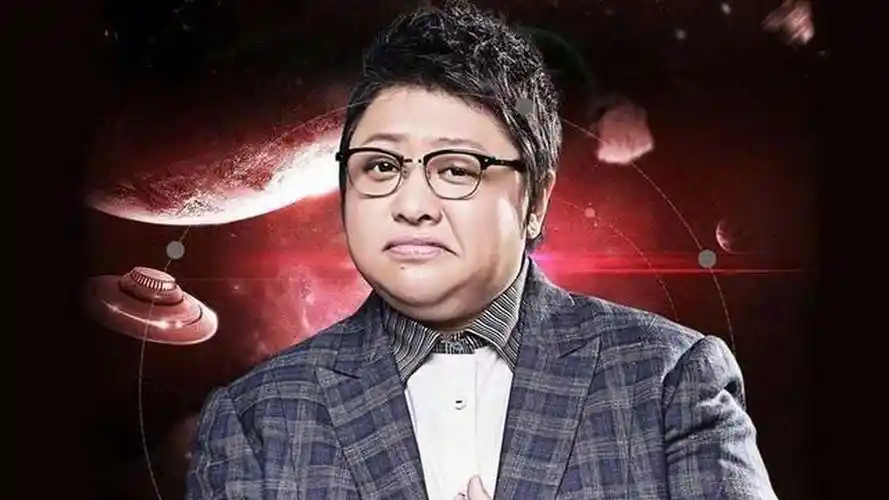 韩红瘦身40斤,一改往日中性风,网友表示:不凑近看都认不出了_奶奶