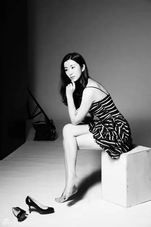 刘庭羽个人写真刘庭羽气质清新脱俗;在《单亲妈妈》中刘庭羽把方紫依