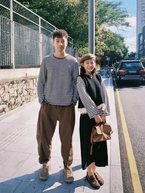 像之前给大家安利过的小个子博主@158cm的蹄花和@182cm的光哥,现在多