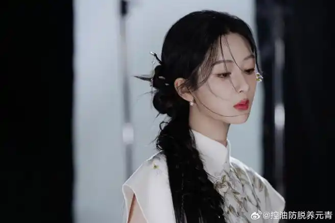 谁懂@杨紫编发造型的含金量?