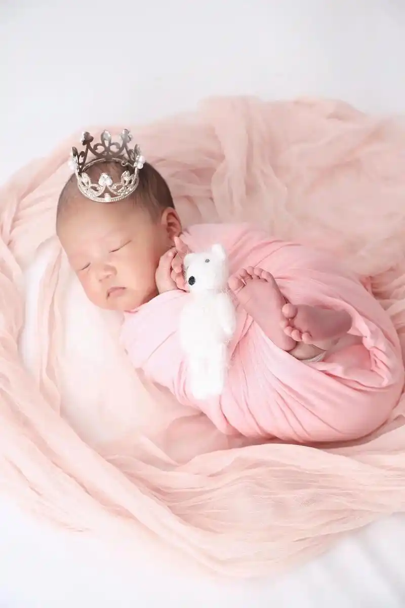 晒晒满月照.爸爸姓聂,妈妈姓夏,大名叫聂知夏,小名叫米多92 - 抖音