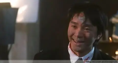 有时候,在生活中,我就是这样苦笑,把内心的凄惨掩藏起来.