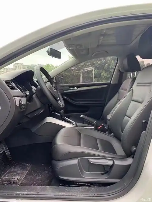 17年大众速腾,1.4t自动,高配豪华版 中控屏倒车影像,天