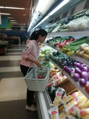 早上到超市买菜