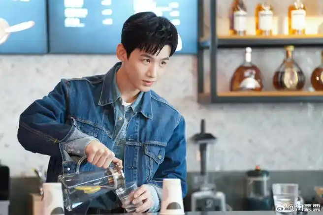 白敬亭1015生日快乐