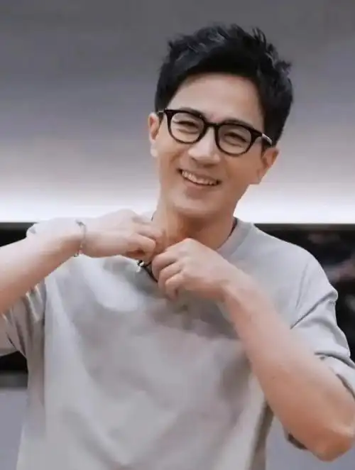 刘恺威透露小糯米从来没讲过想要弟弟或妹妹,所以生二胎一事随缘