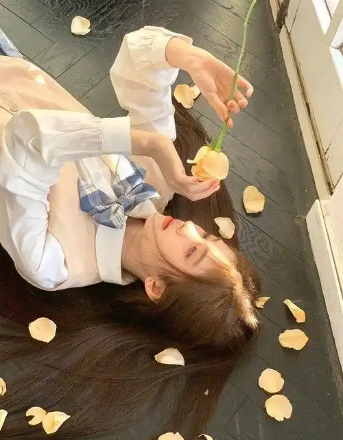 240219鞠婧祎如玫瑰般绽放粉丝热情赞美不断