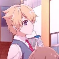 二次元粉色系头像男生