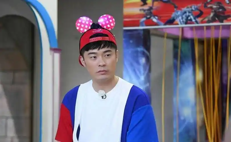 节目中,陈赫充分展现了自己幽默有梗,滑头机智等众多特质,与邓超,鹿晗