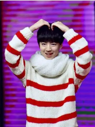 小鲜肉花式比心,哪位撩到你了?王俊凯