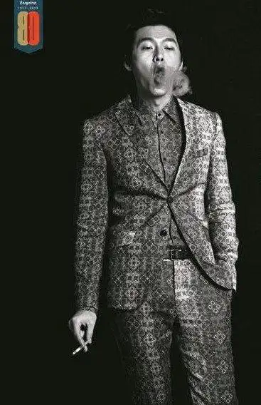 玄彬吞云吐雾 抽烟尽展桀骜型男风采(图)