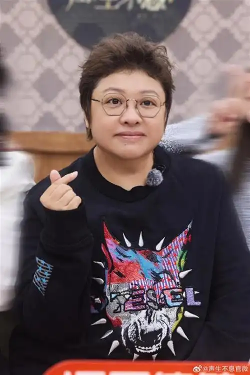 韩红怒斥假新闻让80岁母亲痛哭,抵制谣言不光是明星的事