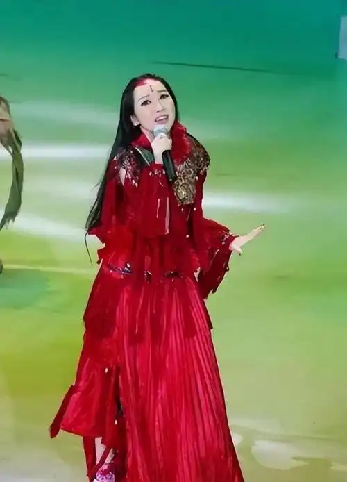 "天籁之音"萨顶顶:21岁选择重头开始,是她最正确的决定!