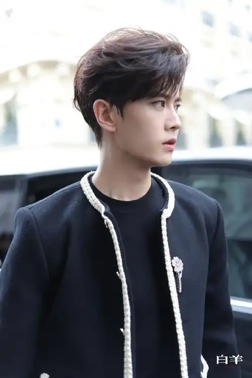 3836383036383834 探店 帅出新纪元    @任嘉伦