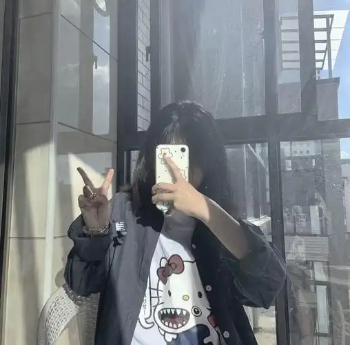 不露脸女生头像/你是我心甘情愿的一场遗憾